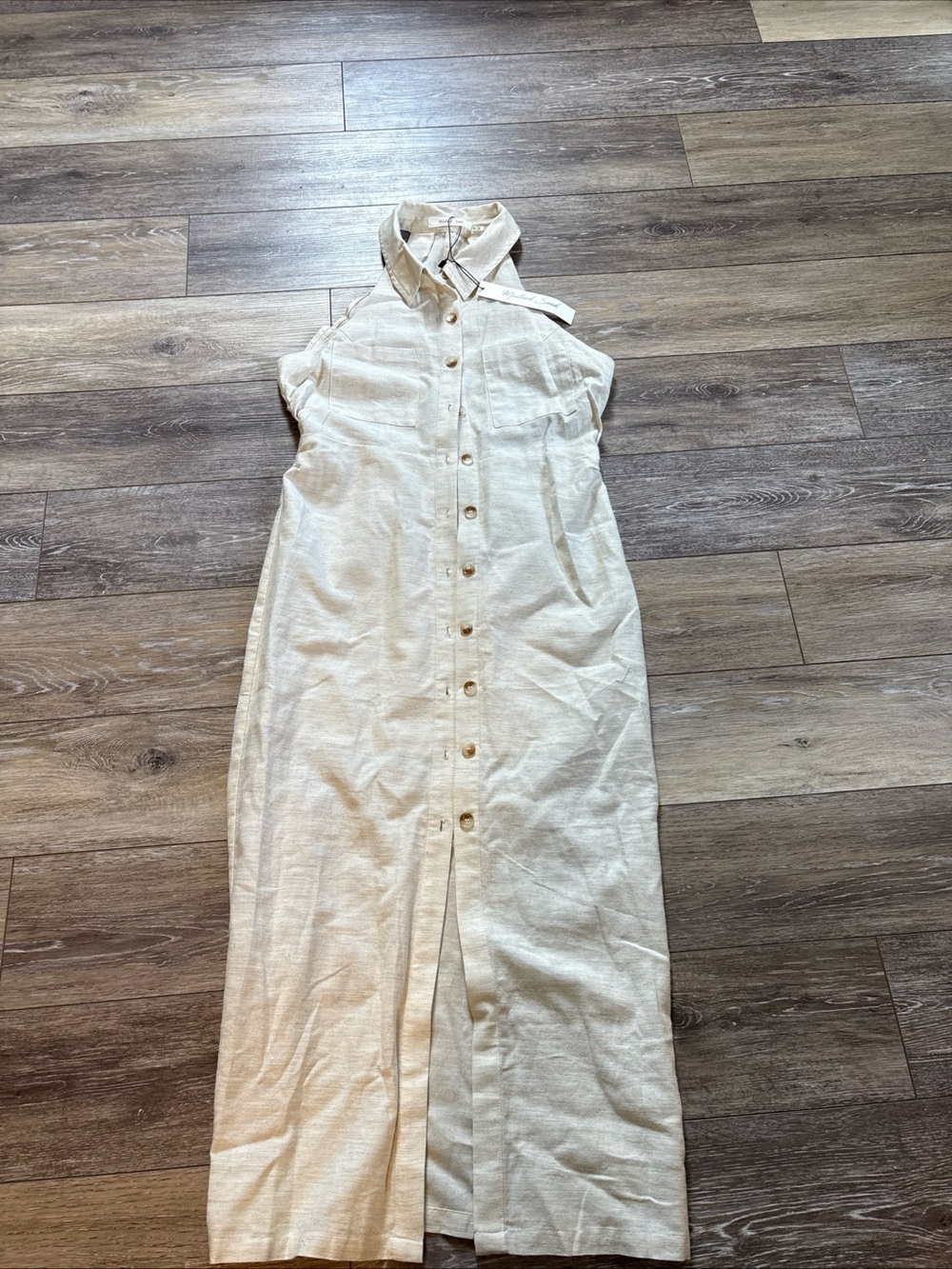Mustard Seed Sleeveless Button-Front Maxi Dress in Light Beige